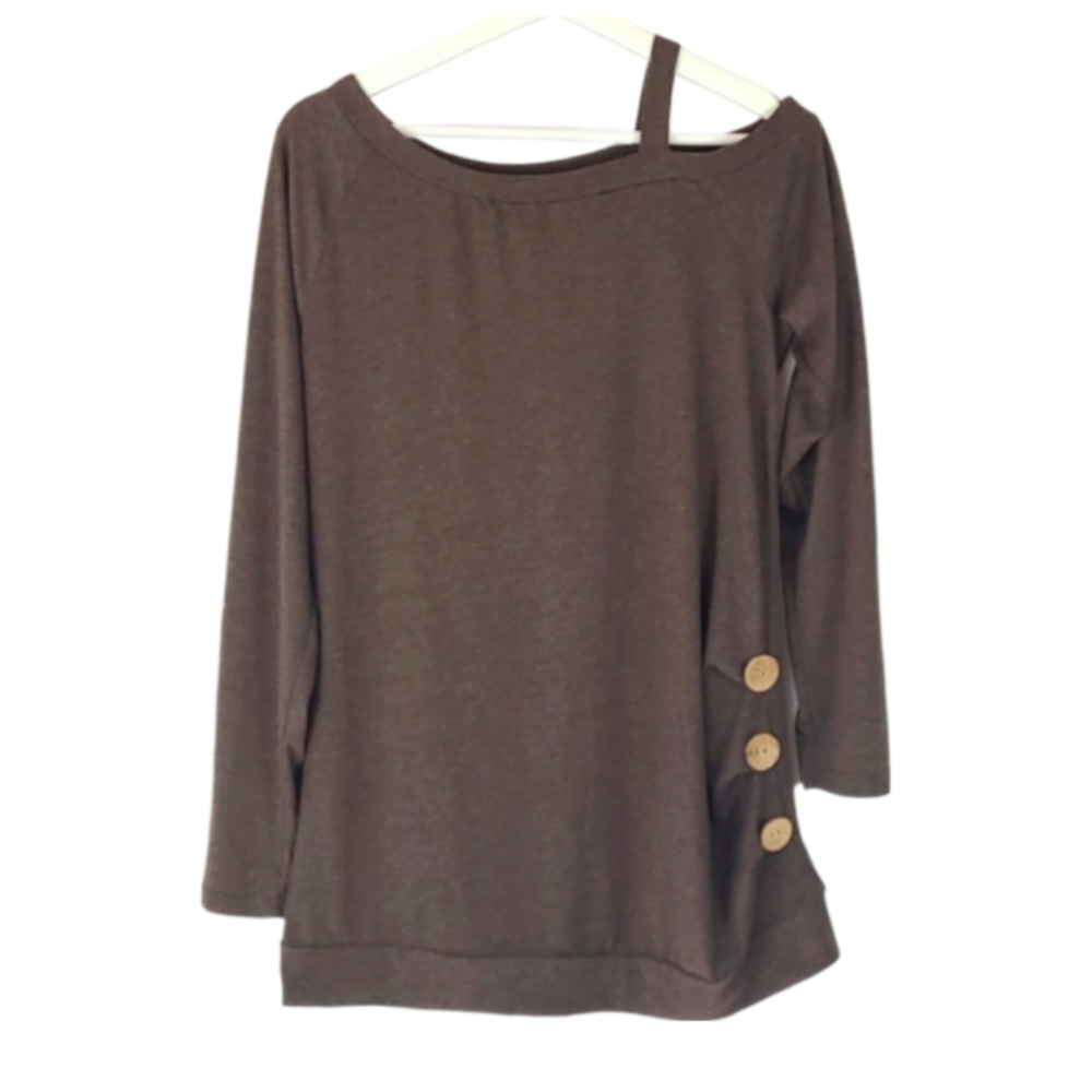 Vintage Cutout Shoulder Wood Button Detail Top in Brown, Size M
